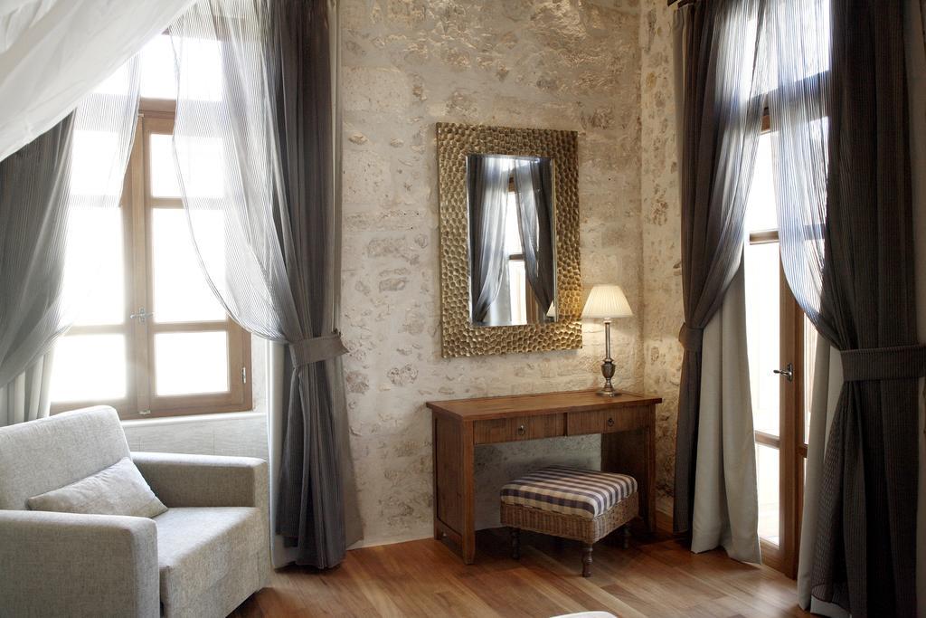 Leo Hotel Réthymnon Extérieur photo