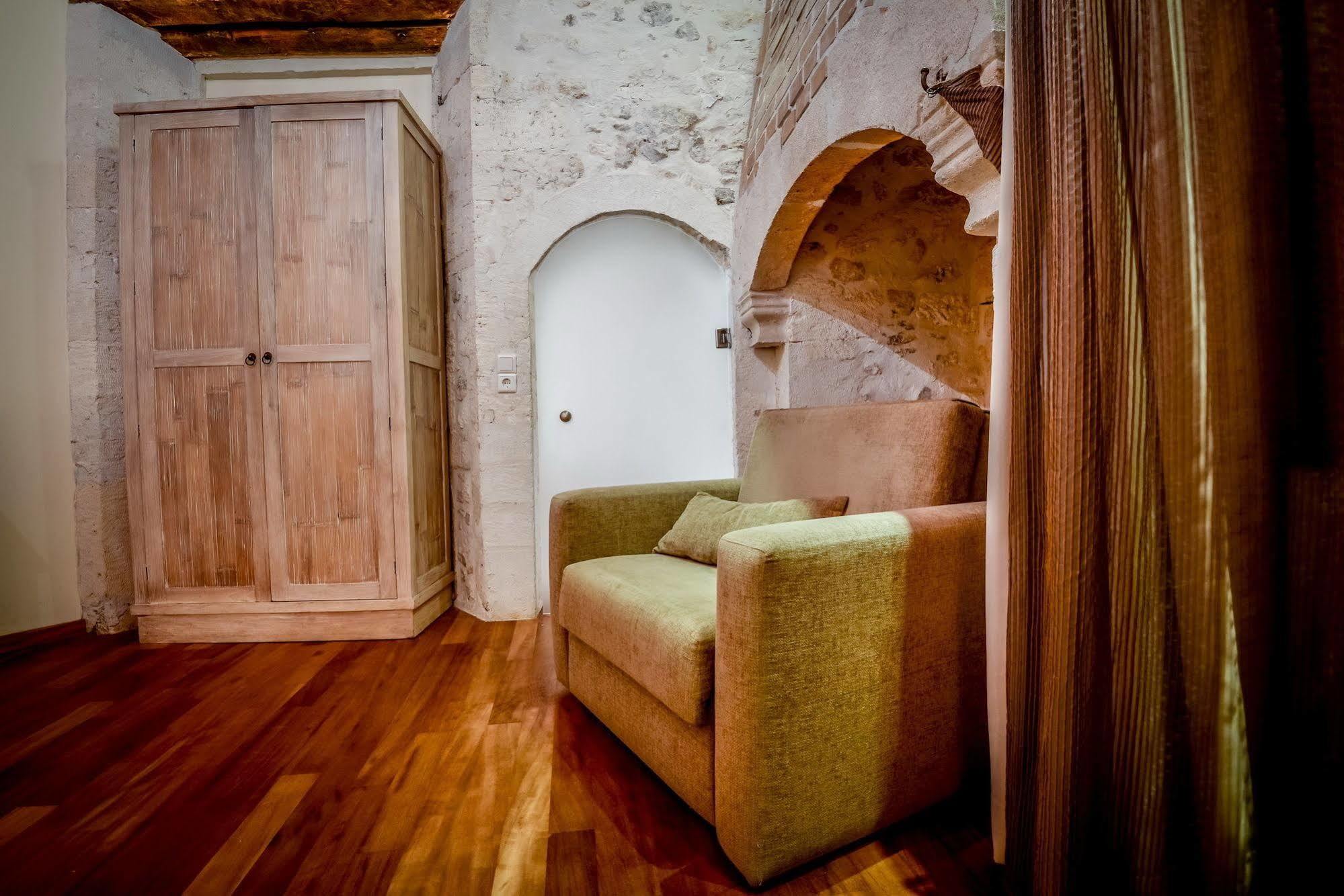 Leo Hotel Réthymnon Extérieur photo